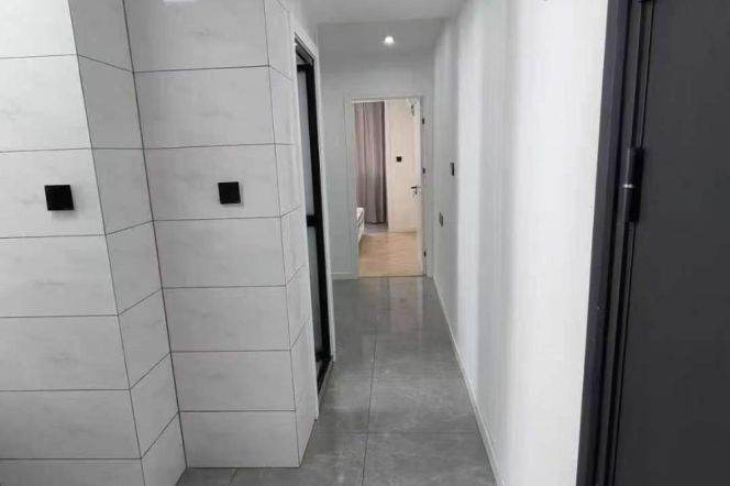 Zhenping rd 2BR 1LR@L3/4/7,bright room/cozy&clean/brand furniture