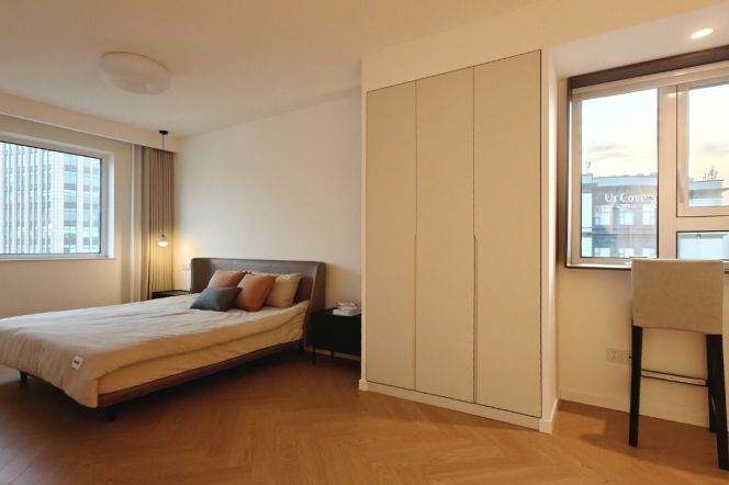 Close to Wuding Road Metro Station, with an extra-large master bedroom and storage room