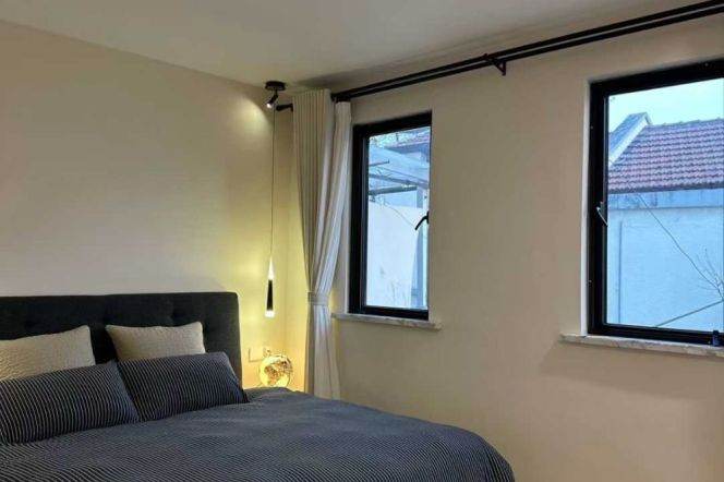 South Shanxi/ Yongjia rd wall heating spacious 2brs/2lrs/1ba apt wt balcony; L1/10/12