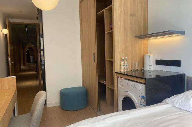 1Studio near line 8 convenient to Fu'dan and Tong'ji Uni can long and short term lease