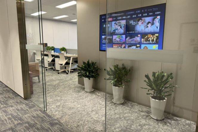 Fully Furnished Office nr the Bund & YuYuan Garden M10/14