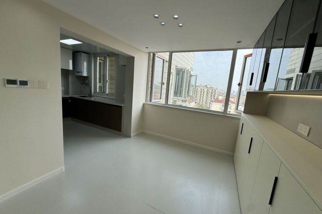 Spacious 2br apt,2bth,with CA,Oven,Dishwasher,floor heating,Line 10