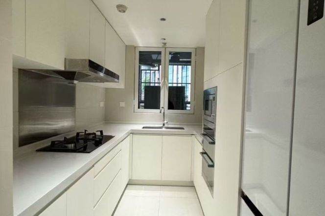 brand new modern 4brs floor heating open balcony near line 1,3,8 onky 19K 