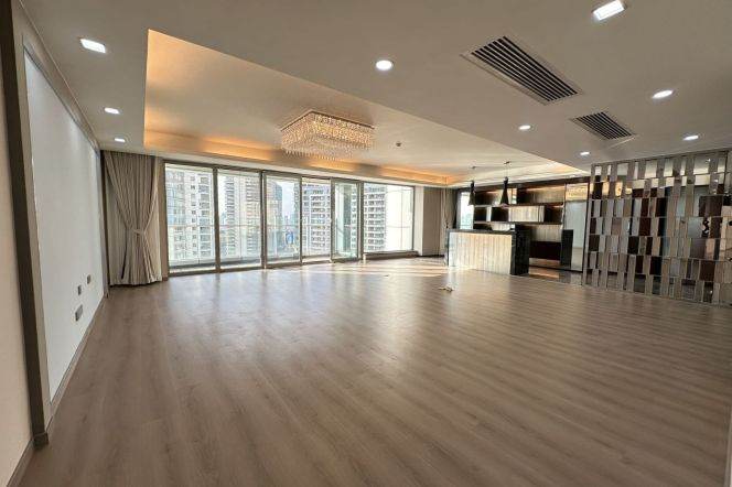 modern 4brs open balcony great river  view beside IFC ,line 2,9,14 Huang pu river