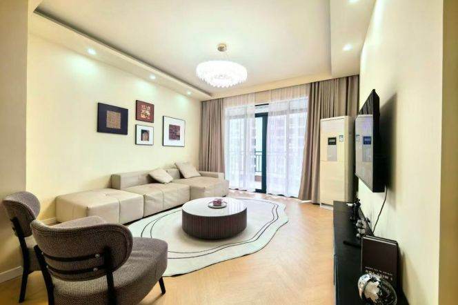 modern 2brs open balcony nice view modern furniture beside Huang pu river line 9 only 13.8K