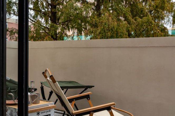 Old apartment 2Br/2bt@Shanghai library 180sqm with open balcony