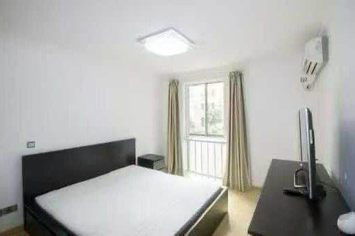 Hunan/Xing'guo rd good layout 3brs/2lr/2ba apt wt balcony; L10/11