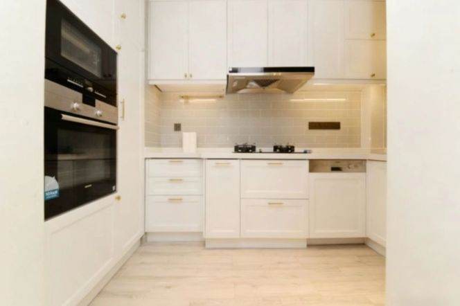 modern 2brs floor heating in new compound near line 6 and 14 Lujiazui CBD 23.5K