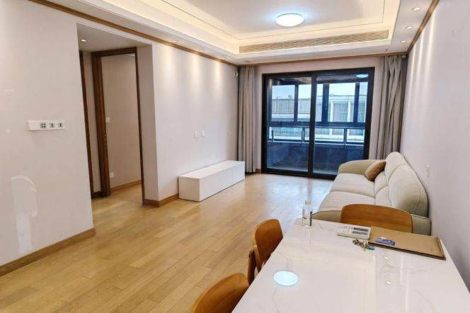 Good price 2 br with  all day sunshin next NYU shanghai ,4 mins walking to L6/8/11