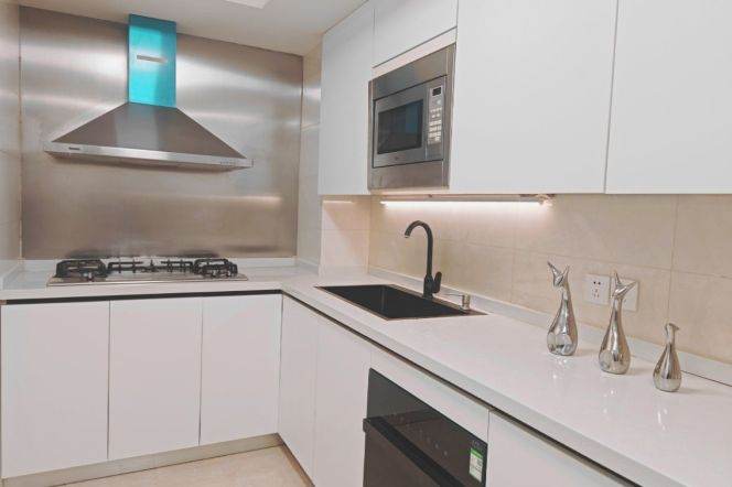 modern 2brs floor heating nice balcony modern furniture in Gubei Phase II line 10,15 only 23K