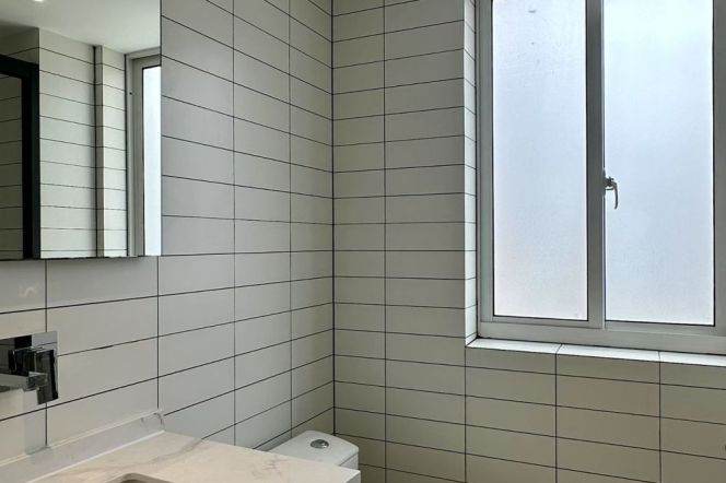 Subway Lines 2, 3, and 4, Zhongshan Park, Large 3-bedroom, Large Windows