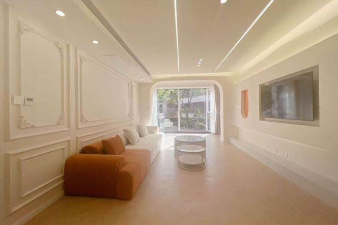 Renovated 2br 2baths apt at Putuo L11/13 