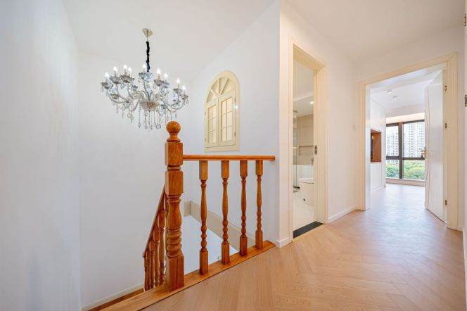 2+1 Rooms, 1 Bath with Floor Heating/ Dish washer, 167 sqm @ Shanghai railway station L1,3&4