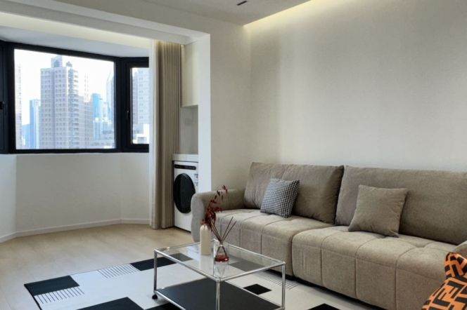 Spacious 1BR Apt +floor heating | West Nanjing rd | Suzhou Creek