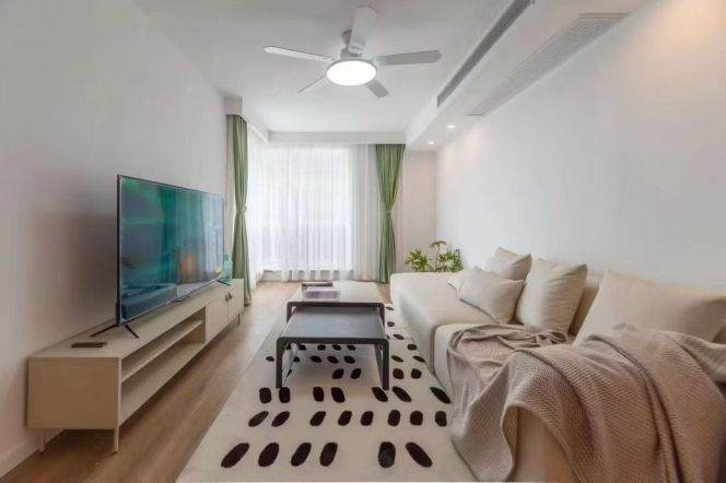 L 2-11 Jiangsu Road Metro Station, Large 1-bedroom with underfloor heating
