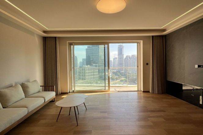 modern big 3brs floor heating nice view open balcony in top 3 compound Xintiandi