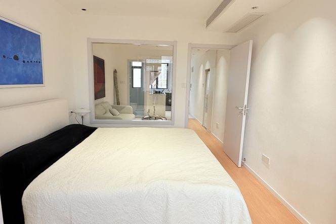 Fresh bright 1br Nr caobao road M1/12
