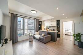 Modern 1 br in Jing'an- Top of city. easy to L2/12/13 West NanJing Rd St