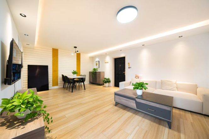 2 Brs, 2 Baths with Floor Heating/Oven, 130 sqm @ Changping metro L7