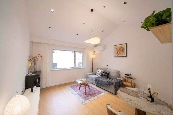 Nice terrace 1Br/1Lr/1Bt apt nr Jiashan rd,M9/12