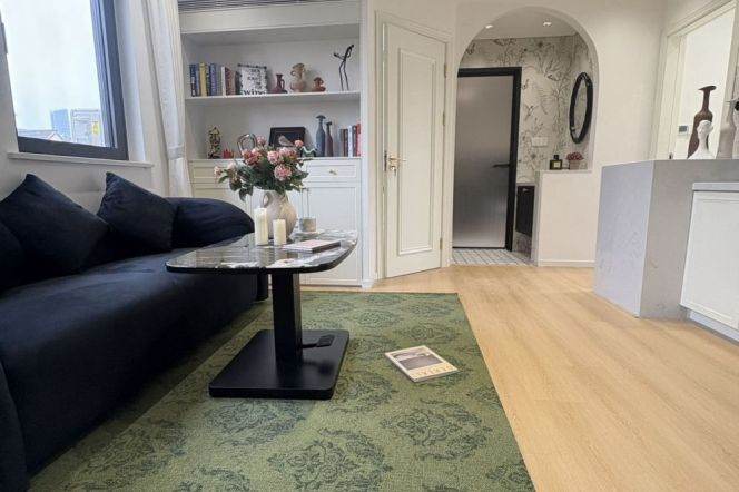 Spacious&Modern 2Bdrs 2Baths Apt+L10/11 Jiaotong Uni.+4F Walk Up+Wu Kang Rd/Xing Guo Rd