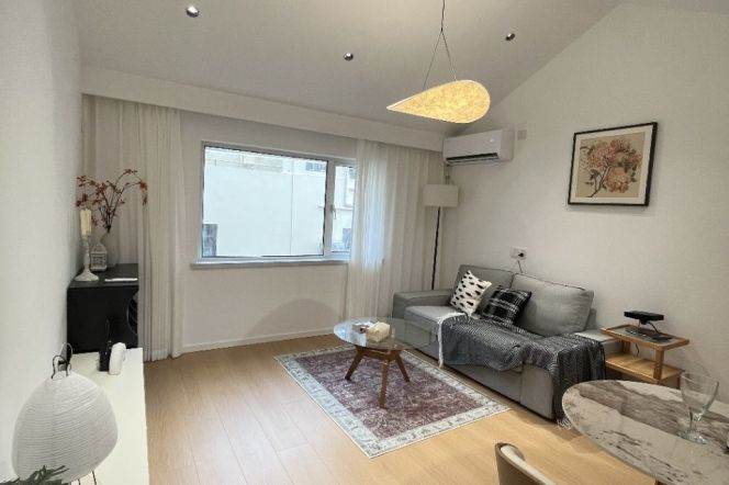 Nice terrace 1Br/1Lr/1Bt apt nr Jiashan rd,M9/12