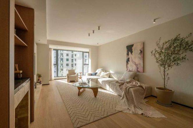 Mordern Compound,3Br, Nr Zhong Shan Park station L2,3,4
