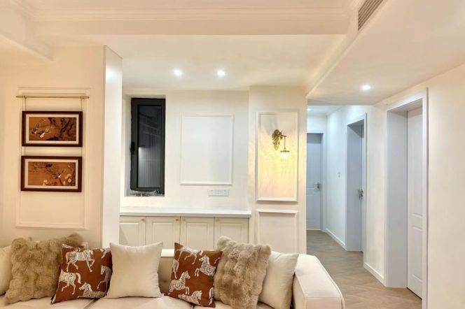 3br apt in Jing'an DIstrict Near Qufu Rd Station(Line 8/12)