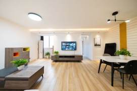 2 Brs, 2 Baths with Floor Heating/Oven, 130 sqm @ Changping metro L7