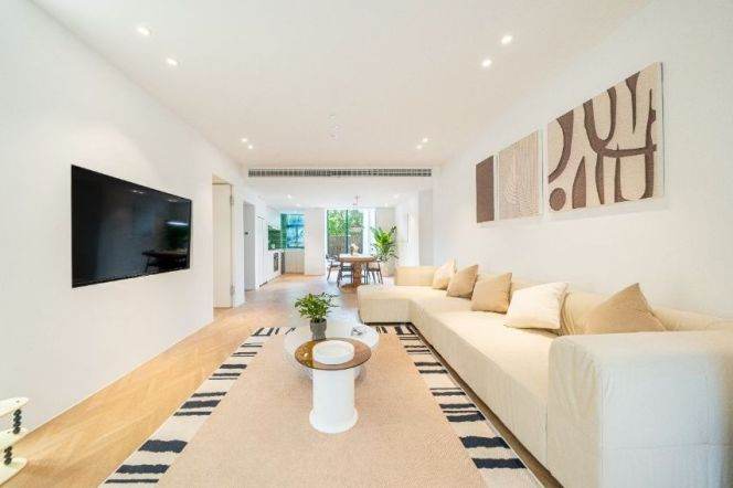 modern 3brs with terrace floor heating near Century park Green city Dulwich line 9 only25K