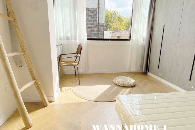 Modern&Spacious&Really Bright 1Bdr 1Bath Apt+ShXin Rd Metro+IAPM+3F Walk Up