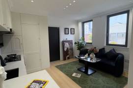 Spacious&Modern 2Bdrs 2Baths Apt+L10/11 Jiaotong Uni.+4F Walk Up+Wu Kang Rd/Xing Guo Rd