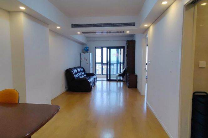Good price 3 br with nice view of HuangPu River next NYU shanghai,4 mins to L6/8/11