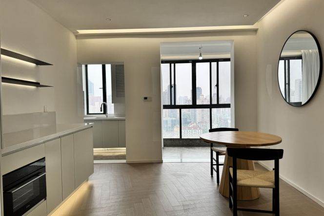 Suzhou Creek | Simple & Beautiful 1BR + Balcony | Hanzhong rd metro | Good view