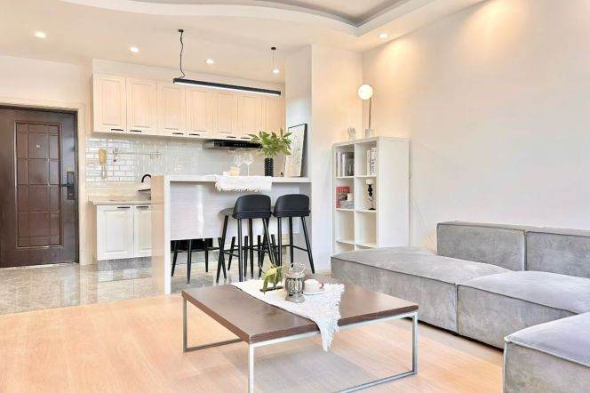 Elevator 2BR-Jiaotong University-4-minute walk to Line 2/11-Jiangsu Road