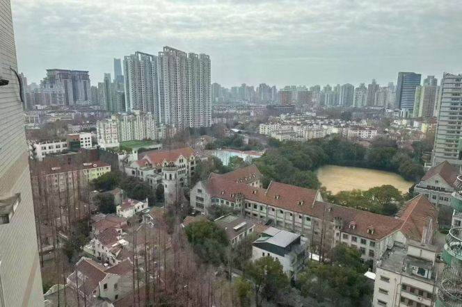 L 2-11 Jiangsu Road Metro Station, Large 1-bedroom with underfloor heating