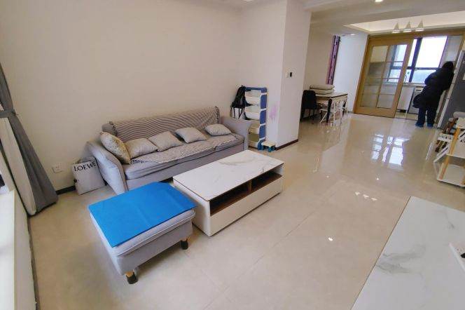 Bright 3 br next NYU shanghai with Big Terrace ,4 mins walking to L6/8/11