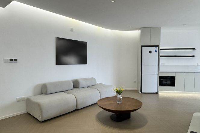 Suzhou Creek | Simple & Beautiful 1BR + Balcony | Hanzhong rd metro | Good view