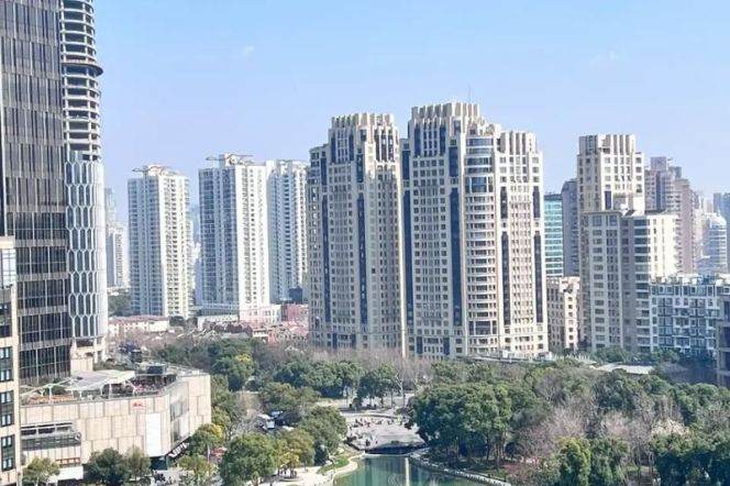 modern big 3brs floor heating nice view open balcony in top 3 compound Xintiandi