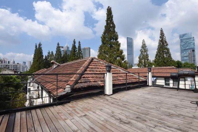 3+1 Rooms,  2 Baths with Terrace, 180 sqm with Wall Heating @ Jingan temple L2&7