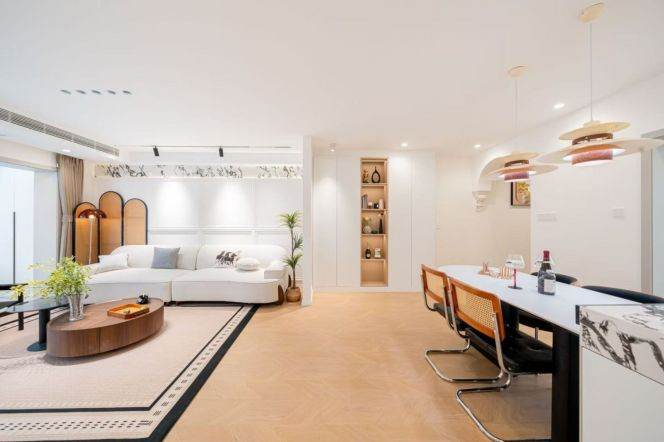 4BR in Lianyang International Community.  Balcony/ Floor Heating / Smart Appliances