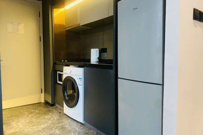 1Loft near SISU(ESSCA) and Shanghai Uni Yan'chang campus can long and short term lease