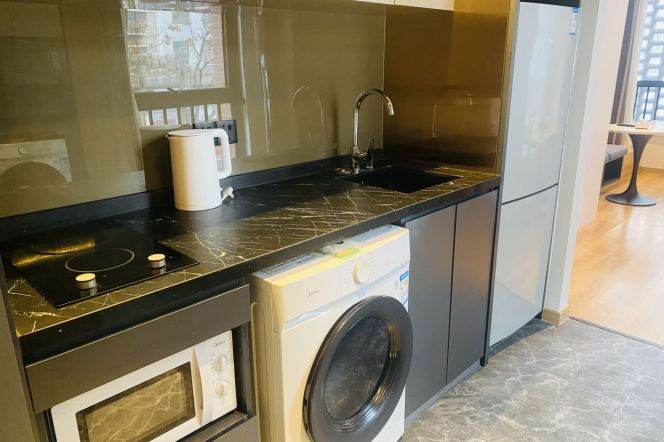 1Loft near SISU(ESSCA) and Shanghai Uni Yan'chang campus can long and short term lease