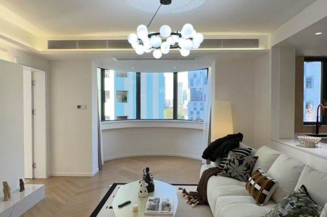 2 Brs, 1 Living room, 110 sqm, Brand-new Dec with Parking lot @ Jiangning metro L13