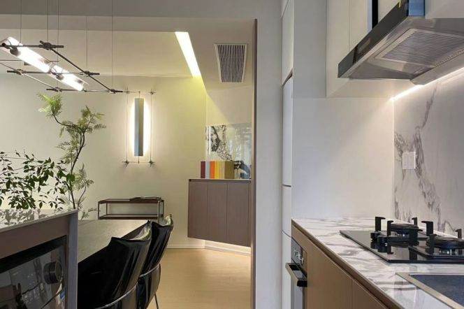 Spacious&Bright 2Bdrs 1Bath Apt+Jing An Temple+L14 Wu Ding Rd+Nice Compound