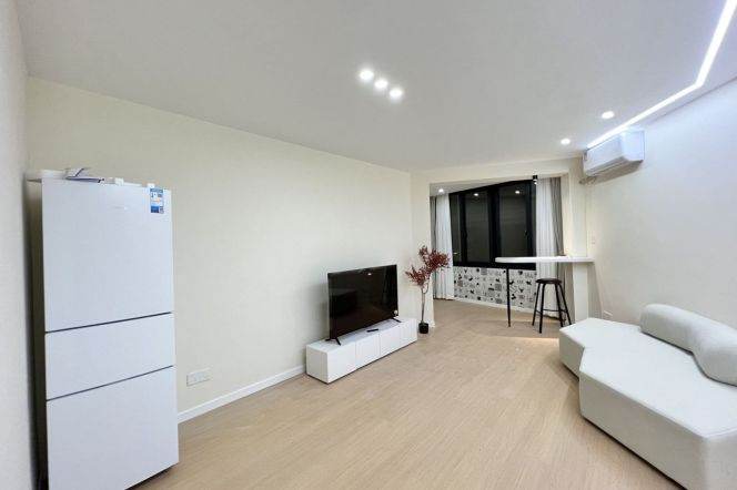 (S)shanxi rd 1BR/big living room@L1/10/12
