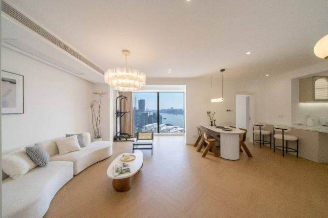 Fabulous River View House in north Bund