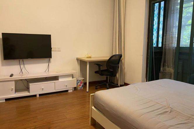 1Studio lane house near line 9/12 Jia'shan Rd and Jiao'tong Uni can long and short term lease