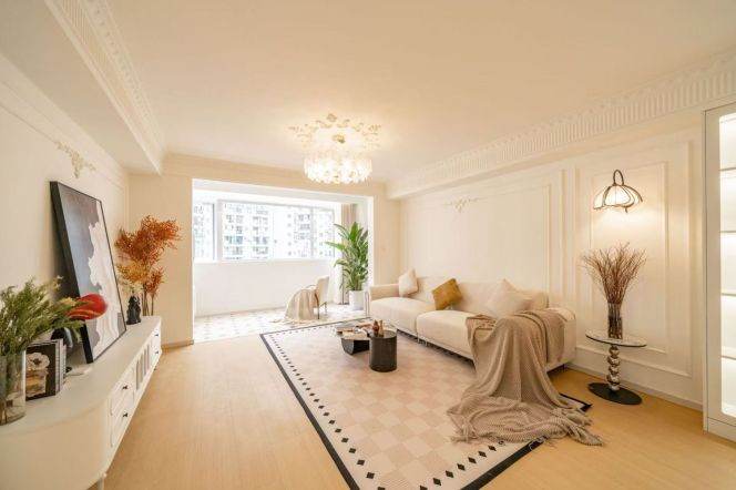 This French style Palace in Xuhui's  Area. floor Heating /Smart Home / iapm Mall  