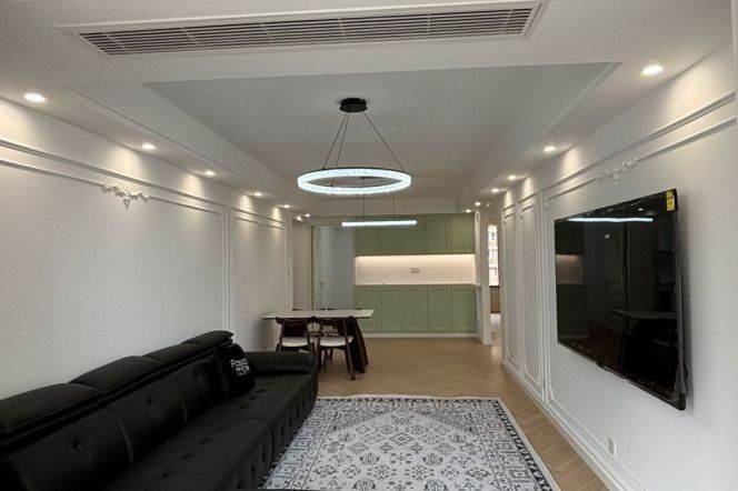 Elevator Spacious 3Br/2Lr/2Bt Close to L7/13 Changshou Rd Station 